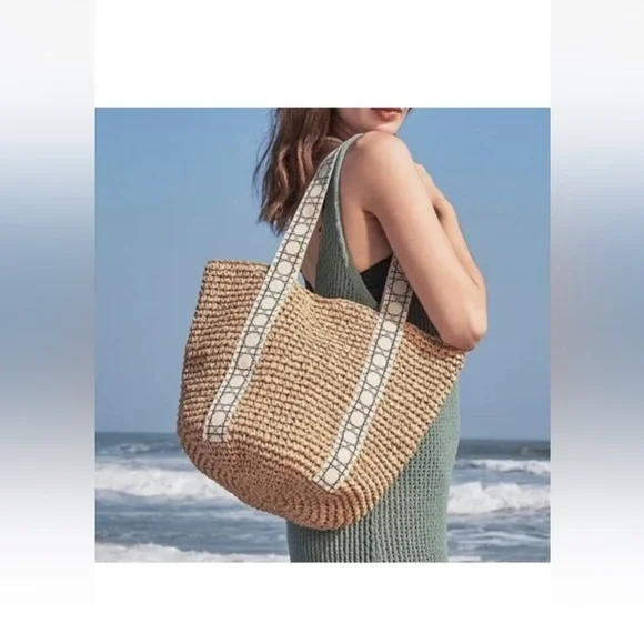 Kiss Sea Tote Straw Beach Bag - Picture 2 of 10